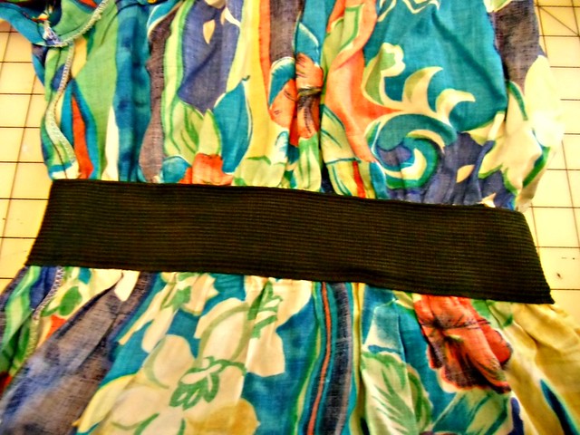 Hawaiian Dress Recon - elastic waistband, inside