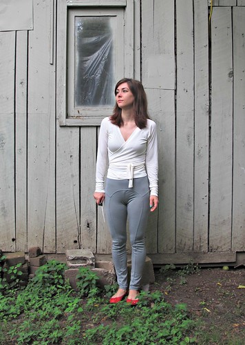 The Simplicity of a White Blouse and Leggings – Momma Wanderer