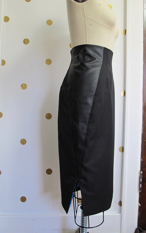 Pulmu Skirt with Needle Sharp